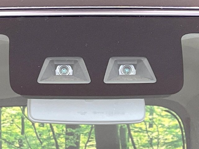 �y�X�}�[�g�A�V�X�g�z���s���ɑO���̎ԗ�����F�����A�Փ˂������Ȏ��͌x��ƃu���[�L�ŏՓˉ���Ɣ�Q�y�����A�V�X�g�B�����S�Ƀh���C�u�����y���݂��������܂��B