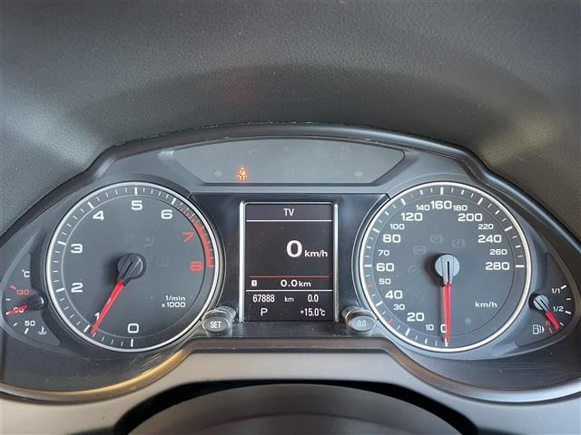 Q52.0 TFSI クワトロ 4WD