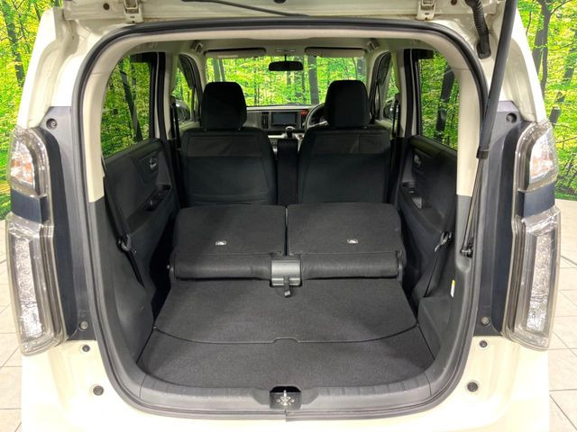 ���i�̂���������ʋ΁A���}���ɏ\���ȉ׎��X�y�[�X���m�ۂ��Ă���܂��B�Z�J���h�V�[�g��|���ƁA�傫�ȉו��̐ύڂ��\�ł���