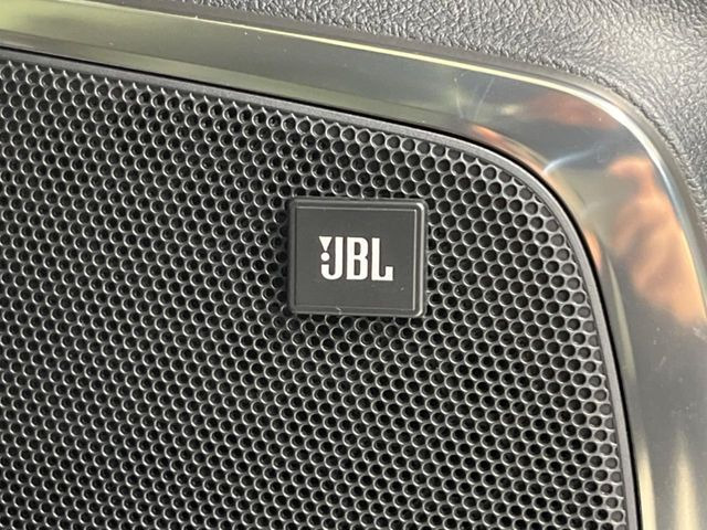 【JBLサウンドシステム付き純正ナビ】充実のナビ機能はもちろん、高度なチューニング能力が搭載されており、高音質な音楽をお楽しみいただけます♪