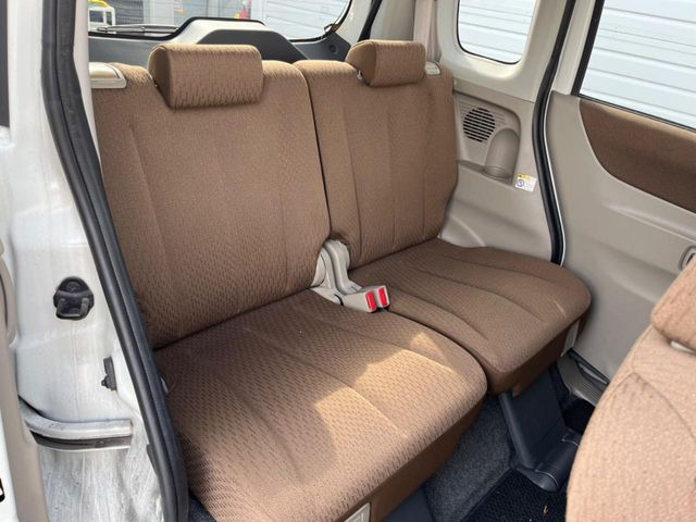 �L�X�Ƃ���2��ڃV�[�g�͋��Z���������A���S�n�����K!�F�B��Ƒ��Ƃ̂��o�����ɂ҂�����ł��B�x�r�[�V�[�g��`���C���h�V�[�g�g�p�������K�ɂ��߂�������������\���ȋ�Ԃ��m�ۂ��Ă��܂��B