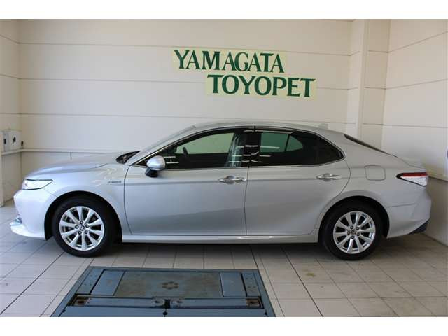 カムリ2.5 G E-Four 4WD