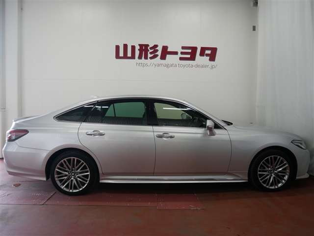 クラウンハイブリッド 2.5 RS Four 4WD