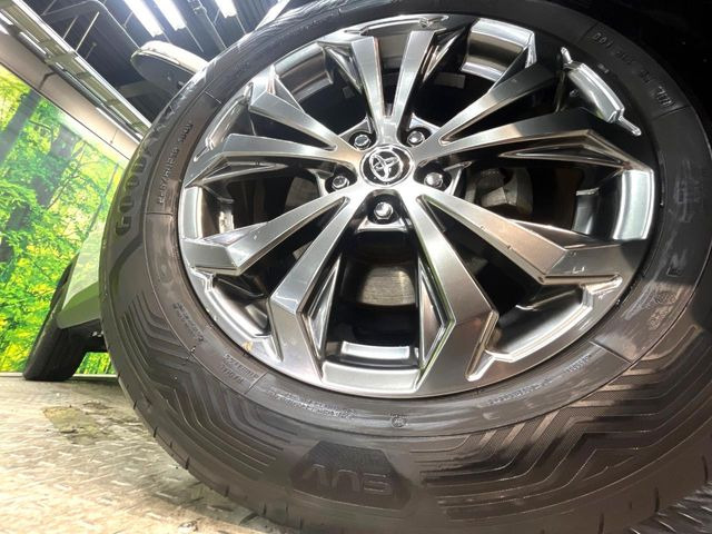 �y����18�C���`�A���~�z�C�[���z�O�ςɃ}�b�`���������A���~�z�C�[���𑕒����Ă���܂��B�e��ЊO�A���~�z�C�[����A�X�^�b�h���X�^�C�����戵�����Ă���܂��B���񂲑��k����������