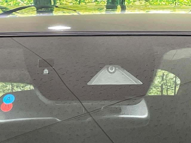 �y�X�}�[�g�V�e�B�u���[�L�T�|�[�g�z�ᑬ���s���ɑO���̎ԗ�����F�����A�Փ˂������Ȏ��͌x��ƃu���[�L�ŏՓˉ���Ɣ�Q�y�����A�V�X�g�B�����S�Ƀh���C�u�����y���݂��������܂��B