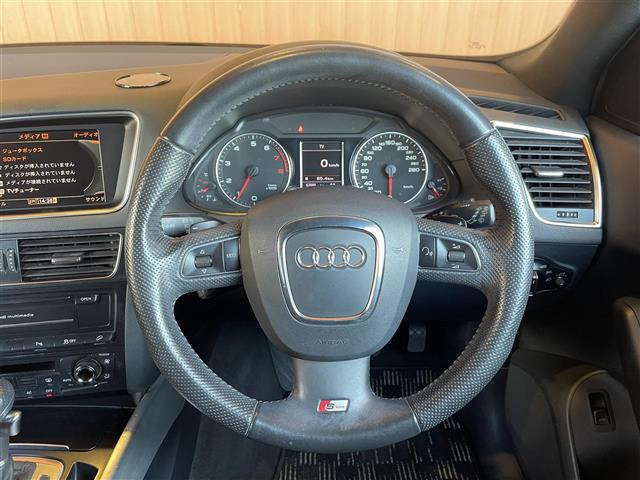 Q52.0 TFSI クワトロ 4WD