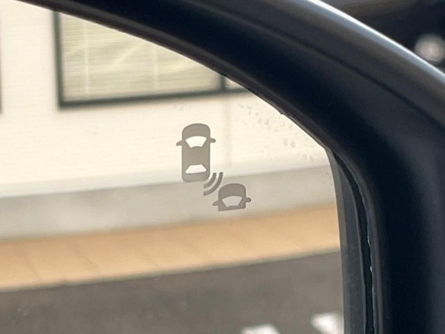 �y�u���C���h�X�|�b�g�C���t�H���[�V�����z���s���A�h�A�~���[�̎��p�ɂȂ�₷���ӏ��Ɍ㑱�Ԃ��ڋ߂���ƃT�C�h�~���[�t�߂Ɍx����\���A�h���C�o�[�ɒ��ӊ��N�����Ă���܂��B