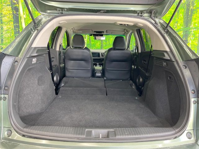 後席を格納すると、これだけの広さが!シーンに合わせたシートアレンジで、大きな荷物も積むことが出来ます♪