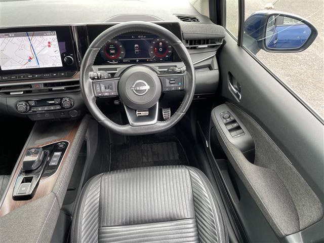 ノートオーラ1.2 G FOUR レザーエディション 4WD