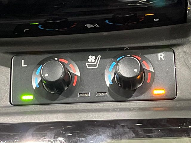 【シートベンチレーション】夏場は涼しい風でお尻や背中の熱やムレを防ぎ、冬はエアコンよりも早く温まってポカポカに!季節を問わず快適に過ごせます。