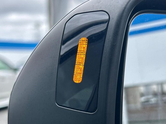 �y�����r�[�N���f�B�e�B�N�V�����z���s���A�h�A�~���[�̎��p�ɂȂ�₷���ӏ��Ɍ㑱�Ԃ��ڋ߂���ƃT�C�h�~���[�t�߂Ɍx����\���A�h���C�o�[�ɒ��ӊ��N�ƁA����̍ۂ̓n���h��������A�V�X�g�����܂��B