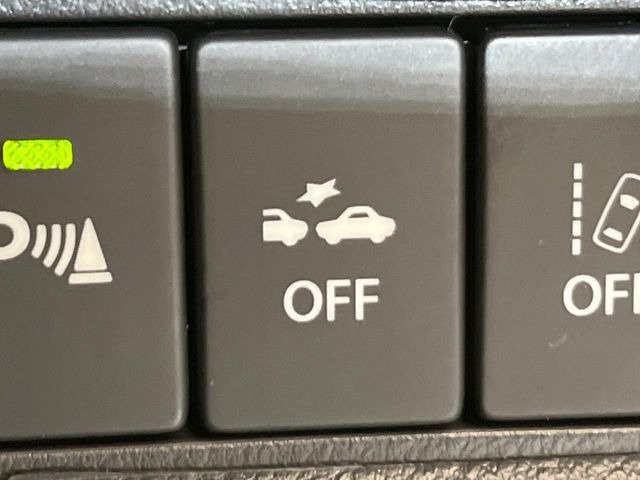 �y�X�Y�L �Z�[�t�e�B�T�|�[�g�z���s���ɑO���̎ԗ�����F�����A�Փ˂������Ȏ��͌x��ƃu���[�L�ŏՓˉ���Ɣ�Q�y�����A�V�X�g�B�����S�Ƀh���C�u�����y���݂��������܂��B