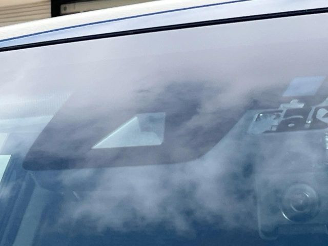 �y�g���^�Z�[�t�e�B�Z���X�z���s���ɑO���̎ԗ�����F�����A�Փ˂������Ȏ��͌x��ƃu���[�L�ŏՓˉ���Ɣ�Q�y�����A�V�X�g�B�����S�Ƀh���C�u�����y���݂��������܂��B