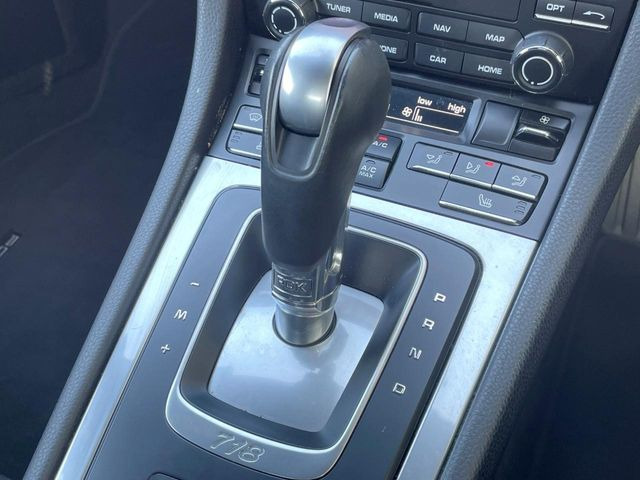 ��PDK:7���_�u���N���b�`�I�[�g�}�e�B�b�N�g�����X�~�b�V�����A�}�j���A�����[�h�ƃI�[�g�}�e�B�b�N���[�h���X�e�A�����O�z�C�[���̃p�h���V�t�g�ɂĕϑ����\�ł��B