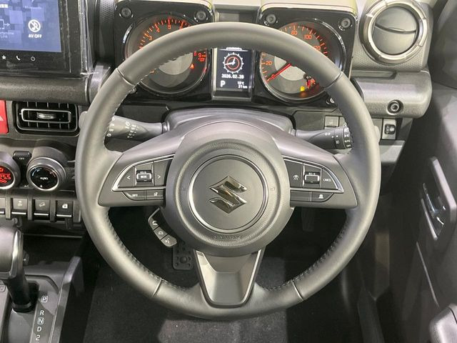 �y�X�e�A�����O�X�C�b�`�z�^�]���A�O������ڐ������炷���ƂȂ��A�I�[�f�B�I���̑��삪�\�ȕ֗��@�\!���S&���K�ȃh���C�u�����o���Ă���܂���