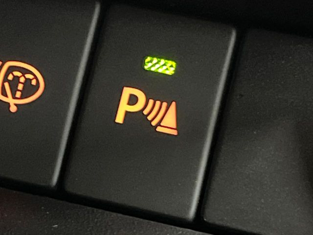 【コーナーセンサー】バンパーに付いたセンサーが障害物を検知!一定の距離に近づくとアラートで教えてくれます♪狭い駐車スペースや車庫入れ時も安心ですね☆