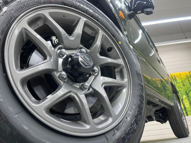 �y�����A���~�z�C�[���z�O�ςɃ}�b�`���������A���~�z�C�[���𑕒����Ă���܂��B�e��ЊO�A���~�z�C�[����A�X�^�b�h���X�^�C�����戵�����Ă���܂��B���񂲑��k����������