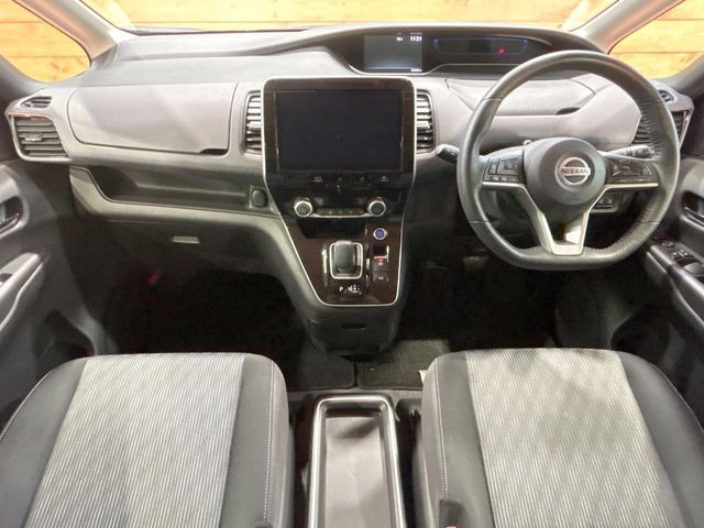 セレナ1.2 e-POWER ハイウェイスターV