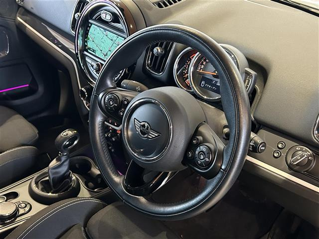 ミニクロスオーバークーパー SD オール4 4WD