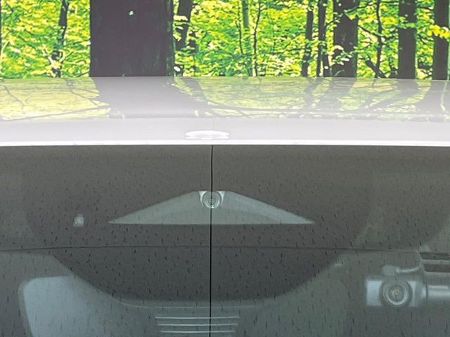 �y�X�}�[�g�u���[�L�T�|�[�g�z���s���ɑO���̎ԗ�����F�����A�Փ˂������Ȏ��͌x��ƃu���[�L�ŏՓˉ���Ɣ�Q�y�����A�V�X�g�B�����S�Ƀh���C�u�����y���݂��������܂��B