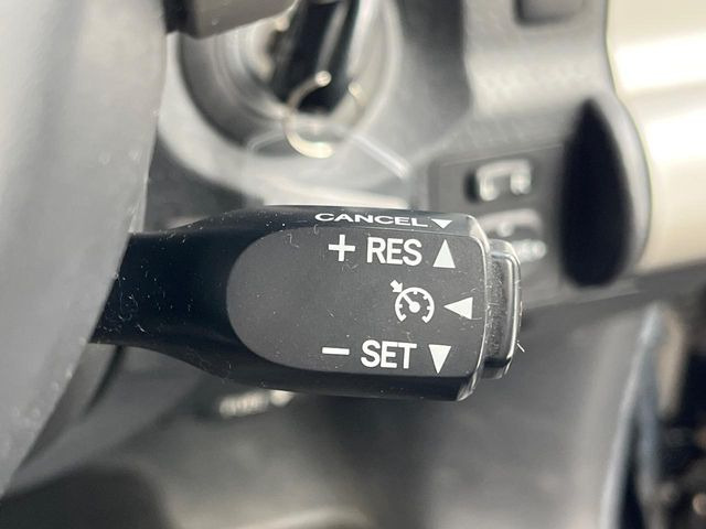 �y�N���[�Y�R���g���[���z�������H�����N���N���s�B�A�N�Z���𗣂��Ă���葬�x�ő��s���ł��A�������^�]���̕��S���y��!�����E�������ȒP�ȃX�C�b�`����Œ����ł��܂��B