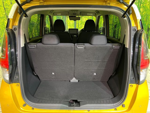 ���i�̂���������ʋ΁A���}���ɏ\���ȉ׎��X�y�[�X���m�ۂ��Ă���܂��B�Z�J���h�V�[�g��|���ƁA�傫�ȉו��̐ύڂ��\�ł���