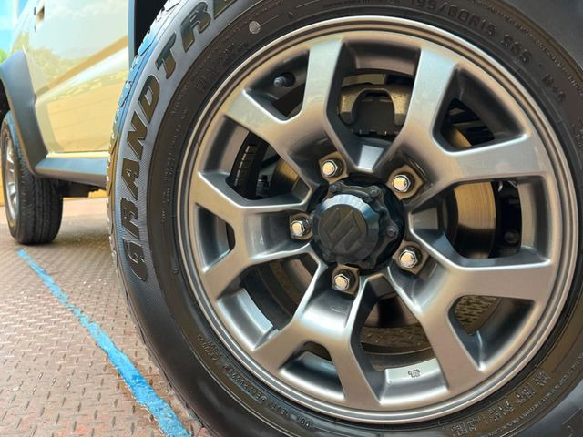 【純正15インチアルミホイール】外観にマッチした純正アルミホイールを装着しております。各種社外アルミホイールや、スタッドレスタイヤも取扱いしております。是非ご相談ください♪