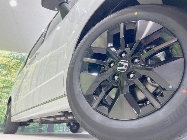 �y����16�C���`�A���~�z�C�[���z�O�ςɃ}�b�`���������A���~�z�C�[���𑕒����Ă���܂��B�e��ЊO�A���~�z�C�[����A�X�^�b�h���X�^�C�����戵�����Ă���܂��B���񂲑��k����������