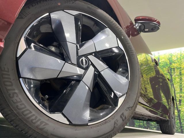 �y����17�C���`�A���~�z�C�[���z�O�ςɃ}�b�`���������A���~�z�C�[���𑕒����Ă���܂��B�e��ЊO�A���~�z�C�[����A�X�^�b�h���X�^�C�����戵�����Ă���܂��B���񂲑��k����������