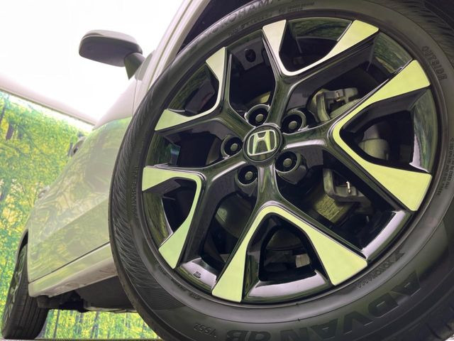 �y�O���[�h��p����18�C���`�A���~�z�C�[���z�f�U�C�����̍��������A���~�z�C�[���𑕒����Ă���܂��B�e��ЊO�A���~�z�C�[����A�X�^�b�h���X�^�C�����戵�����Ă���܂��B���񂲑��k����������