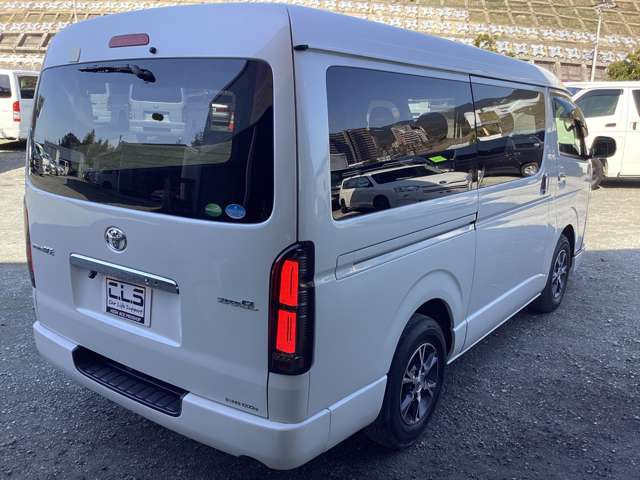 福岡インター店約50台展示!太宰府インター店約50台展示!総在庫数はなんと約100台!店頭にはない在庫もございますのでお気軽にお問合せくださいませ!