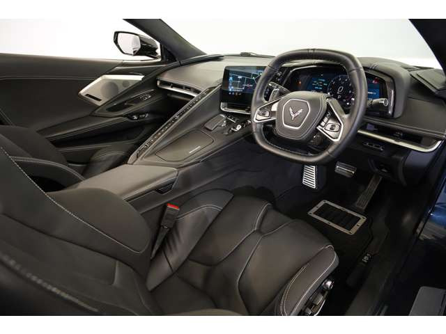 �]���^�̓\�t�g�g�b�v�ł�����C8�ł͊J���Ԃ��Г��Ŗ�16�b�A�ԑ�48km/h�ȉ��Ȃ瑖�s�����J�\�ȑS�����^���K�g�b�v���̗p���A���X�^�C���b�V�������K�ɃI�[�v���X�^�C�������y���݂��������܂��B