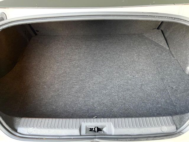 ���i�̂���������ʋ΁A���}���ɏ\���ȉ׎��X�y�[�X���m�ۂ��Ă���܂��B