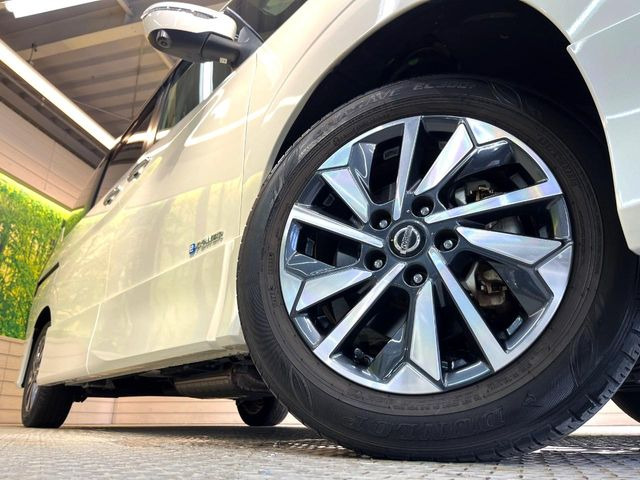 �y����16�C���`�A���~�z�C�[���z�O�ςɃ}�b�`���������A���~�z�C�[���𑕒����Ă���܂��B�e��ЊO�A���~�z�C�[����A�X�^�b�h���X�^�C�����戵�����Ă���܂��B���񂲑��k����������