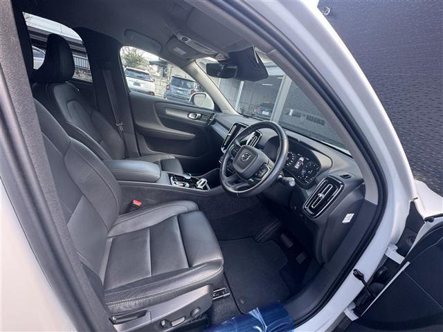 XC40B4 AWD インスクリプション 4WD