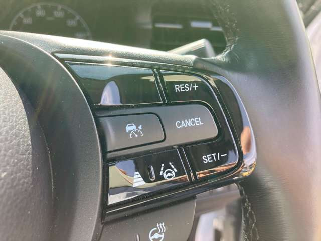 ★アダプティブクルーズコントロ-ル★アクセル操作なしにステアリングのスイッチ操作のみで高速道路などでの定速走行&追従走行を制御します!