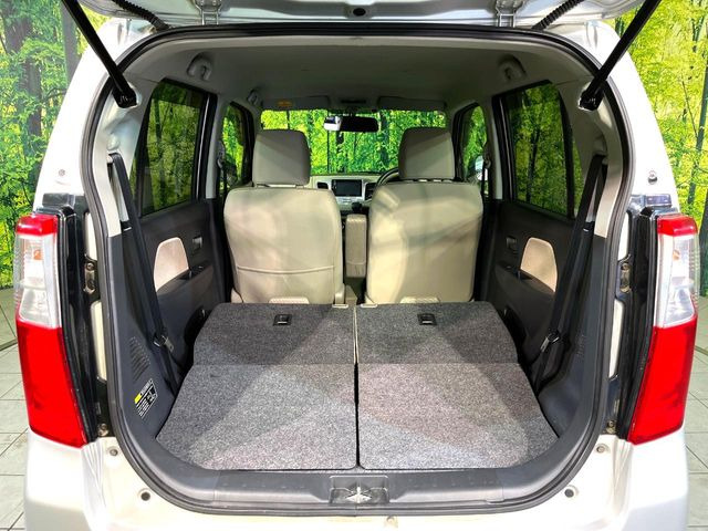 ���i�̂���������ʋ΁A���}���ɏ\���ȉ׎��X�y�[�X���m�ۂ��Ă���܂��B�Z�J���h�V�[�g��|���ƁA�傫�ȉו��̐ύڂ��\�ł���