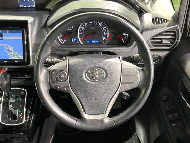 �y�����v�����X�e�A�����O�z�㎿�Ȋv���g�p���邱�ƂŁA��ɂ����������݂ƂĂ��^�]���₷���n���h���ł���