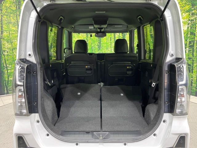 ���i�̂���������ʋ΁A���}���ɏ\���ȉ׎��X�y�[�X���m�ۂ��Ă���܂��B�Z�J���h�V�[�g��|���ƁA�傫�ȉו��̐ύڂ��\�ł���