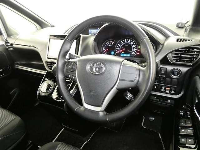 ヴォクシー2.0 ZS 煌