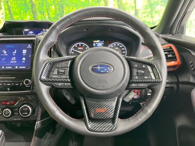 �y�����v�����X�e�A�����O�z�㎿�Ȋv���g�p���邱�ƂŁA��ɂ����������݂ƂĂ��^�]���₷���n���h���ł���