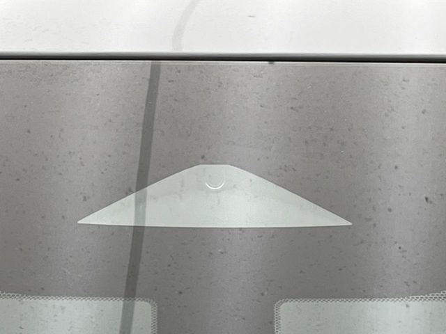 �y�C���e���W�F���g�G�}�[�W�F���V�[�u���[�L�z�t�����g�J�����őO���̎ԗ�����s�҂����m�B�Փ˂������Ȏ��͏Փ˔�Q�y���u���[�L���쓮�A�Փˉ�����T�|�[�g�B�����S�Ƀh���C�u�����y���݂��������܂��B