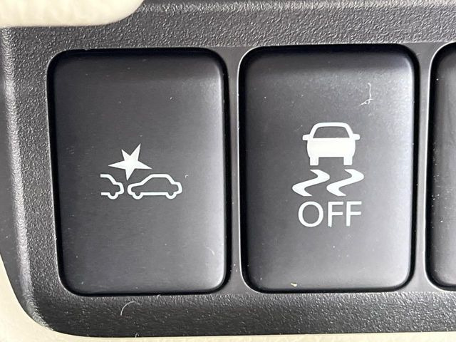 �y������h�~���u�z�ԗ��̉���������m����ƁA�����I�Ɏԗ��̐i�s������ۂ悤�Ɏԗ��𐧌䂵�܂��B�J�̓��ȂǊ���₷���H�ʏ󋵂ł����S�ȉ^�]���\�ł��B