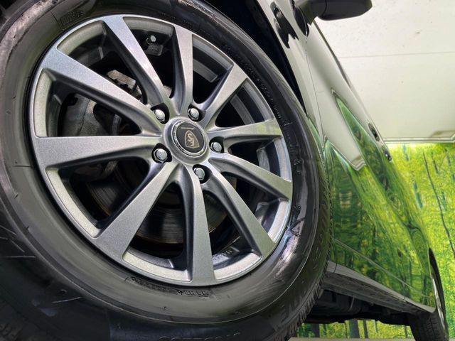 【16インチアルミホイール】外観にマッチしたアルミホイールを装着しております。各種アルミホイールや、スタッドレスタイヤも取扱いしております。是非ご相談ください♪