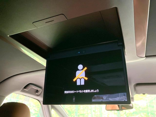 【12.8型フリップダウン】大画面モニターで後席でもエンタメをお楽しみいただけます。家族や友人とお出かけする機会が多い方に大人気です♪