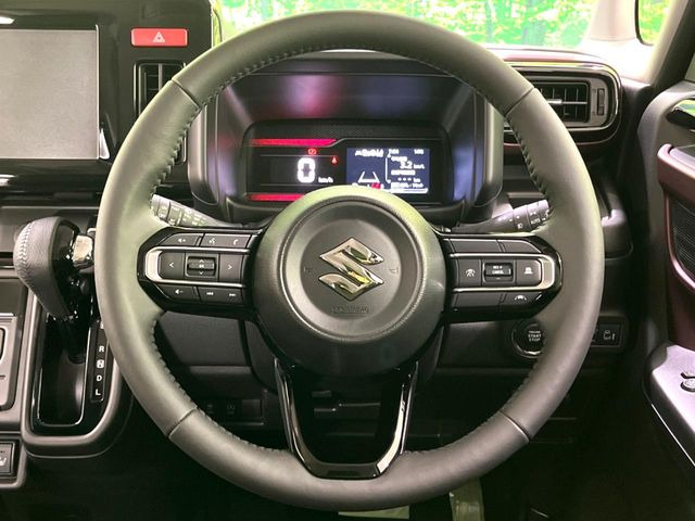 【純正革巻きステアリング】上質な革を使用することで、手にしっかり馴染みとても運転しやすいハンドルです♪