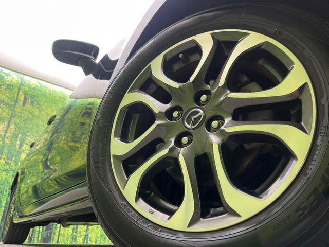 �y����16�C���`�A���~�z�C�[���z�O�ςɃ}�b�`���������A���~�z�C�[���𑕒����Ă���܂��B�e��ЊO�A���~�z�C�[����A�X�^�b�h���X�^�C�����戵�����Ă���܂��B���񂲑��k����������