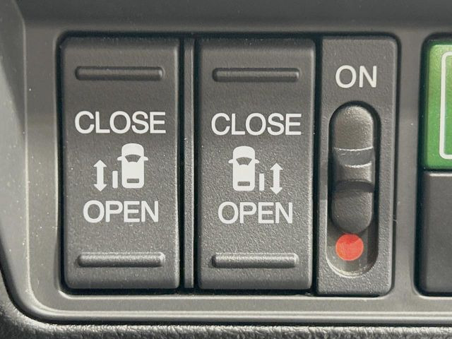 �y�����p���[�X���C�h�h�A�z�X�}�[�g�L�[��^�]�Ȃ̃X�C�b�`�Ō�ȗ����X���C�h�h�A�̊J���\���d��������͂����ăh�A���J����K�v�������A�����Ȃ��q�l�ł��ȒP�ɊJ���߂ł����K�ł���