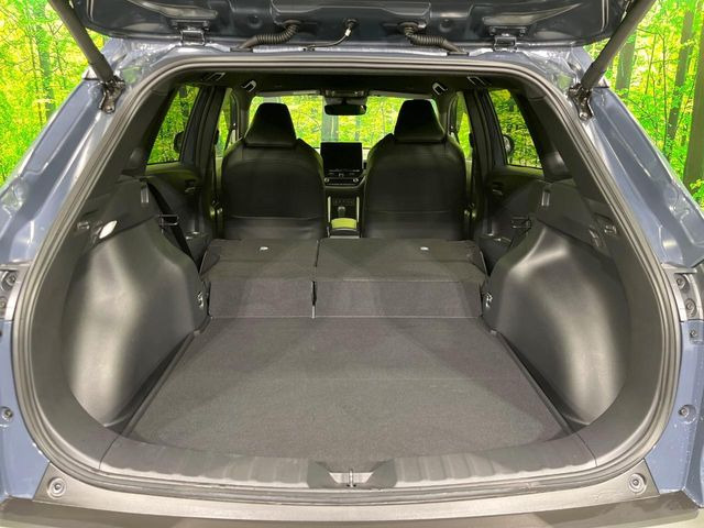 ���i�̂���������ʋ΁A���}���ɏ\���ȉ׎��X�y�[�X���m�ۂ��Ă���܂��B�Z�J���h�V�[�g��|���ƁA�傫�ȉו��̐ύڂ��\�ł���