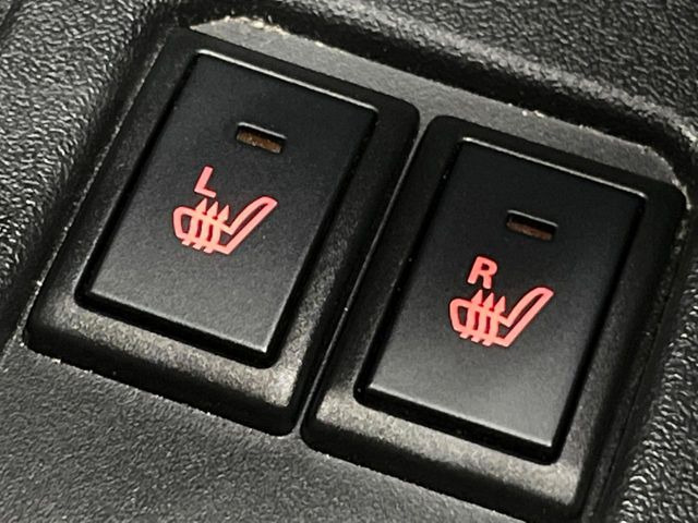 【シートヒーター】寒い日に重宝するシートヒーター!エアコンより早く温まってくれるので寒がりの人も安心ですね♪エアコンの温風は乾燥するから苦手、という方にもをおすすめです。